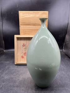 r6041603 韓国人間国宝　申相浩　青磁　花瓶　飾壷 