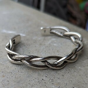 925 STERLING SILVER BANGLE/シルバーバングル/シルバーアクセサリー ブレスレット 三つ編み 蛇柄