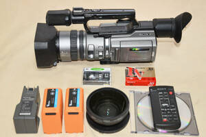 SONY　3CCD高画質・高機能ビデオカメラ DCR-VX2100 と付属品一式