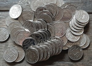 英国幸せのシックスペンス イギリス 50枚セットラッキー6ペンス コイン 本物 古銭 英国コイン 美品です19.5mm 2.8gram 6ペンス
