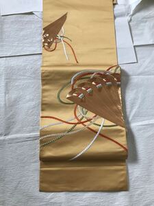 正絹　梔子色　扇刺繍ワンポイント柄　袋帯