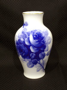 ∞ 大倉陶園 花器 ブルーローズ8011 高さ約36cm 薔薇 金縁 花瓶 花入れ 割れかけなし 傷ほとんどなし 底の部分に傷汚れあり