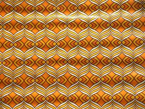 スイス製 ヴィンテージ＆レトロ ワックスペーパー 包装紙 (少し薄いオレンジ/アプリコット色の幾何学模様) 49.5cm×50cm