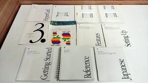 ☆Macintosh マニュアル（６冊）　＋　システムディスク（４枚）　＋　Hyper Card ディスク（１枚）セット　※リンゴシール付　Mac