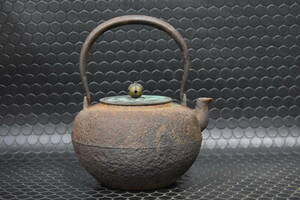 うぶ品　時代物　龍文堂造　岩肌鉄瓶 花摘銅蓋　茶道具　古美術品　