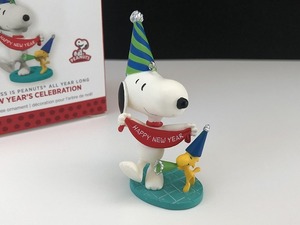 スヌーピー HALLMARK オーナメント 箱入り スヌーピー PEANUTS フィギュア SNOOPY オールド ビンテージ [pe-241]