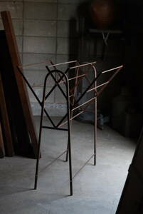 古い鉄製の折り畳み式ランドリーラック 物干し / 日本 / 工業系 鉄錆 アンティーク 古道具 古家具