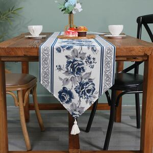 新品　テーブルランナー　35*180cm テーブルセンター　インテリア　高級感　エレガント　青　刺繍　花　ボタン　牡丹