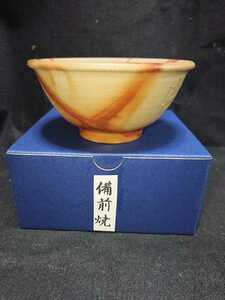 お薦め　備前焼 綺麗な 茶碗(ヒダスキ模様)(高さ５㎝ 口径１２㎝ 高台径５㎝) 紙箱付き 送料は￥５１０です