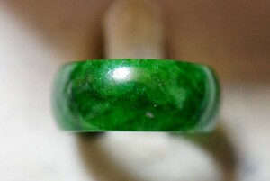 328 天然翡翠 ヒスイ 緑石 リング 指輪 ヴィンテージ アクセサリー アンティーク 天然石 色石 宝石 カラーストーン 装飾品