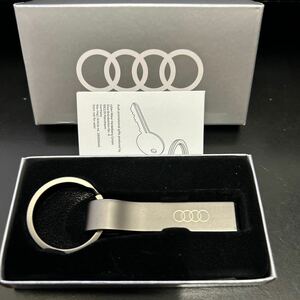 箱付き未使用★Audi 純正 キーホルダー　キーリング 国内ディーラー 正規品 アウディ ノベルティ★