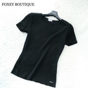 極美品 FOXEY BOUTIQUE フォクシーブティック サイズ40 ニット カットソー Tシャツ プレートロゴ クルーネック 半袖 黒 ブラック