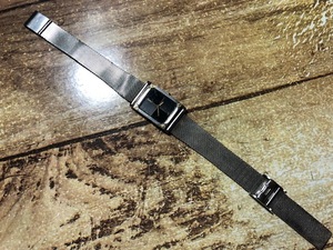 レア Yves Saint Laurent イヴサンローラン 黒×灰 ブラック×グレー柄文字盤 コンビ SSメッシュブレス クオーツ レディース 腕時計