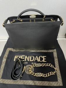 FENDACE 7VA529 FENDI ヴェルサーチェ コラボ 黒