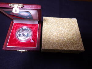 中国　１９９０年パンダプルーフ１オンス銀貨　約重さ31.25ｇ　コレクター放出品