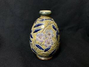 希少 アンティーク Royal Doulton ロイヤルドルトン LAMBETH ランベス窯 フラワーベース 一輪挿し 花瓶（管理ID：58）