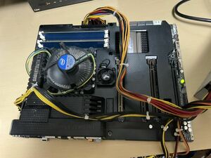 ASUS servertooth z77 + CPU Core i7-3770 メモリ4GBセットBiosまでチェック済 箱、説明書無し