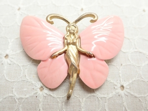 L259　ヴィンテージ　ブローチ　蝶の妖精デザイン　ピンクカラー　金属製　アクセサリー　Vintage　Brooch