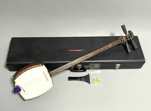 津軽三味線 紅木 太棹 東さわり 丸打胴 全長約102cm ハードケース 撥 バチ付き 和楽器 