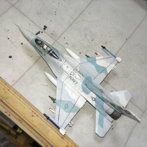 1/72 アメリカ海軍　F-16完成品